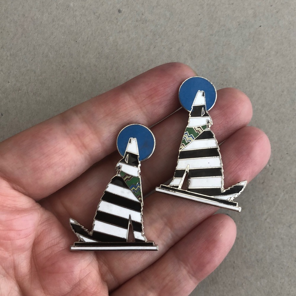 TAVLOS coyote earrings